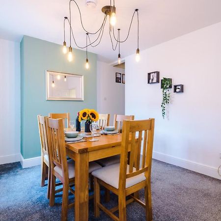 Spacious 2-Bed City-Centre Cottage In Chester By 53 Degrees Property - Ideal For Groups & Couples - Sleeps 6 ภายนอก รูปภาพ