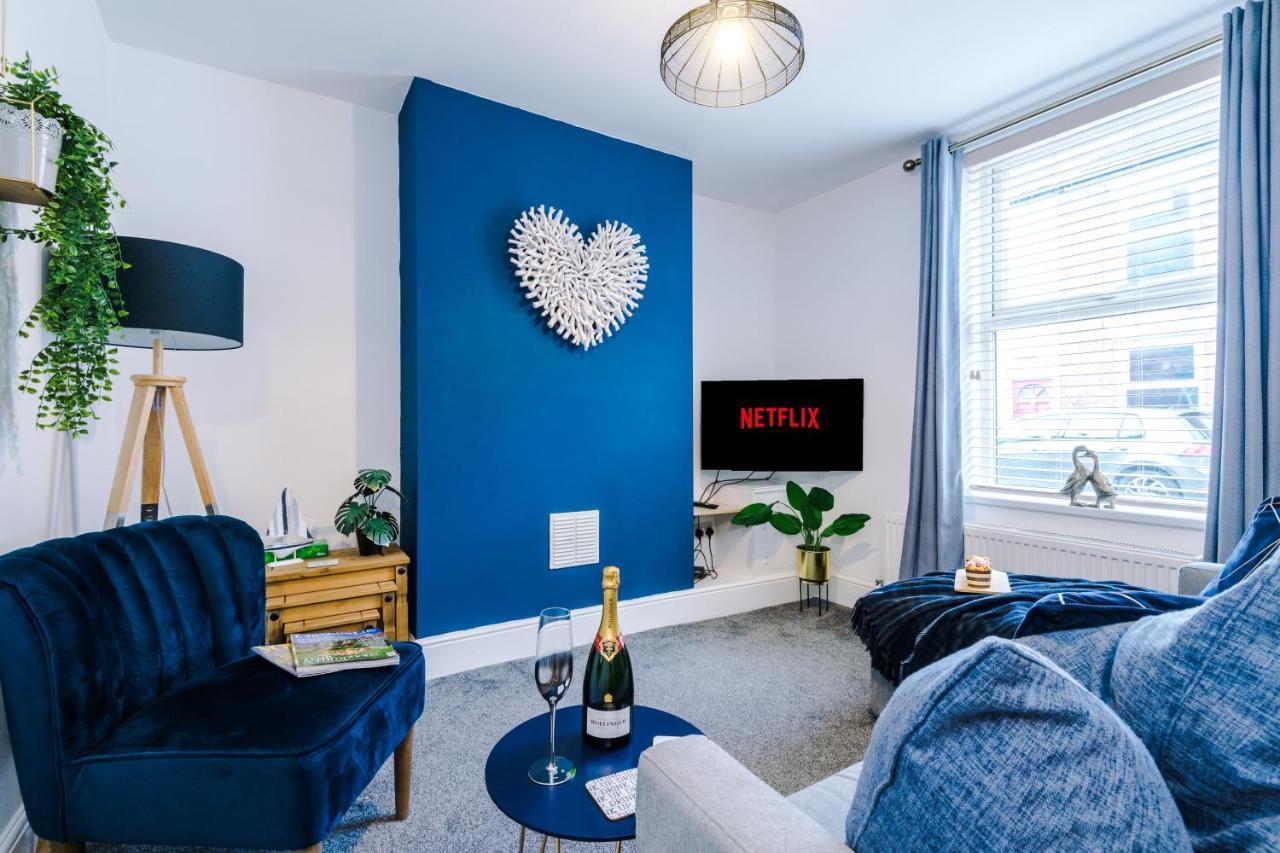 Spacious 2-Bed City-Centre Cottage In Chester By 53 Degrees Property - Ideal For Groups & Couples - Sleeps 6 ภายนอก รูปภาพ