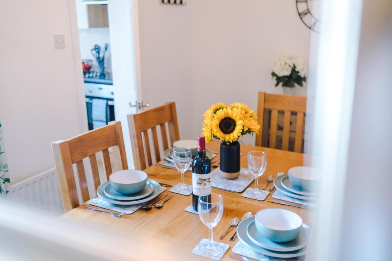 Spacious 2-Bed City-Centre Cottage In Chester By 53 Degrees Property - Ideal For Groups & Couples - Sleeps 6 ภายนอก รูปภาพ