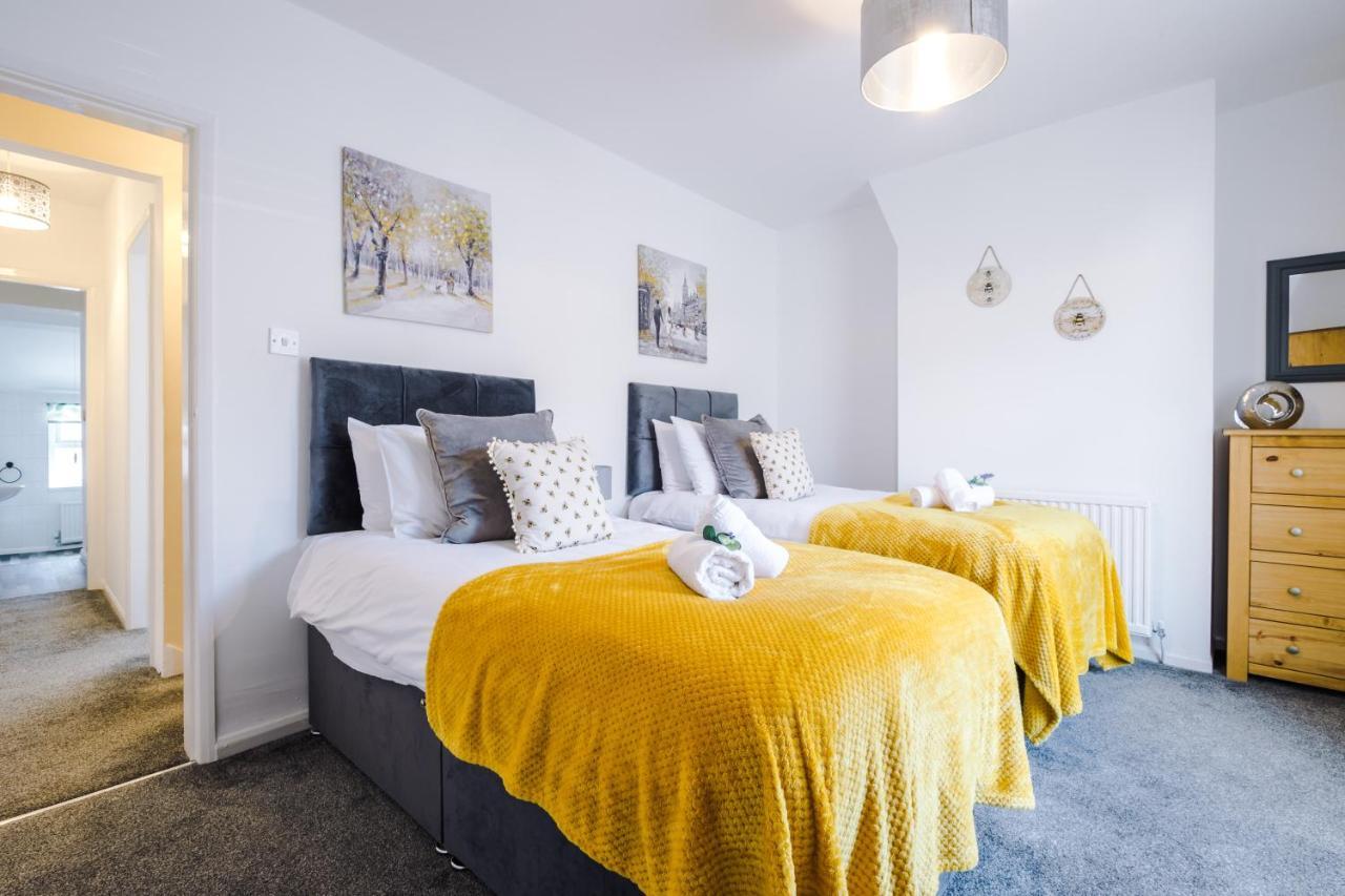 Spacious 2-Bed City-Centre Cottage In Chester By 53 Degrees Property - Ideal For Groups & Couples - Sleeps 6 ภายนอก รูปภาพ
