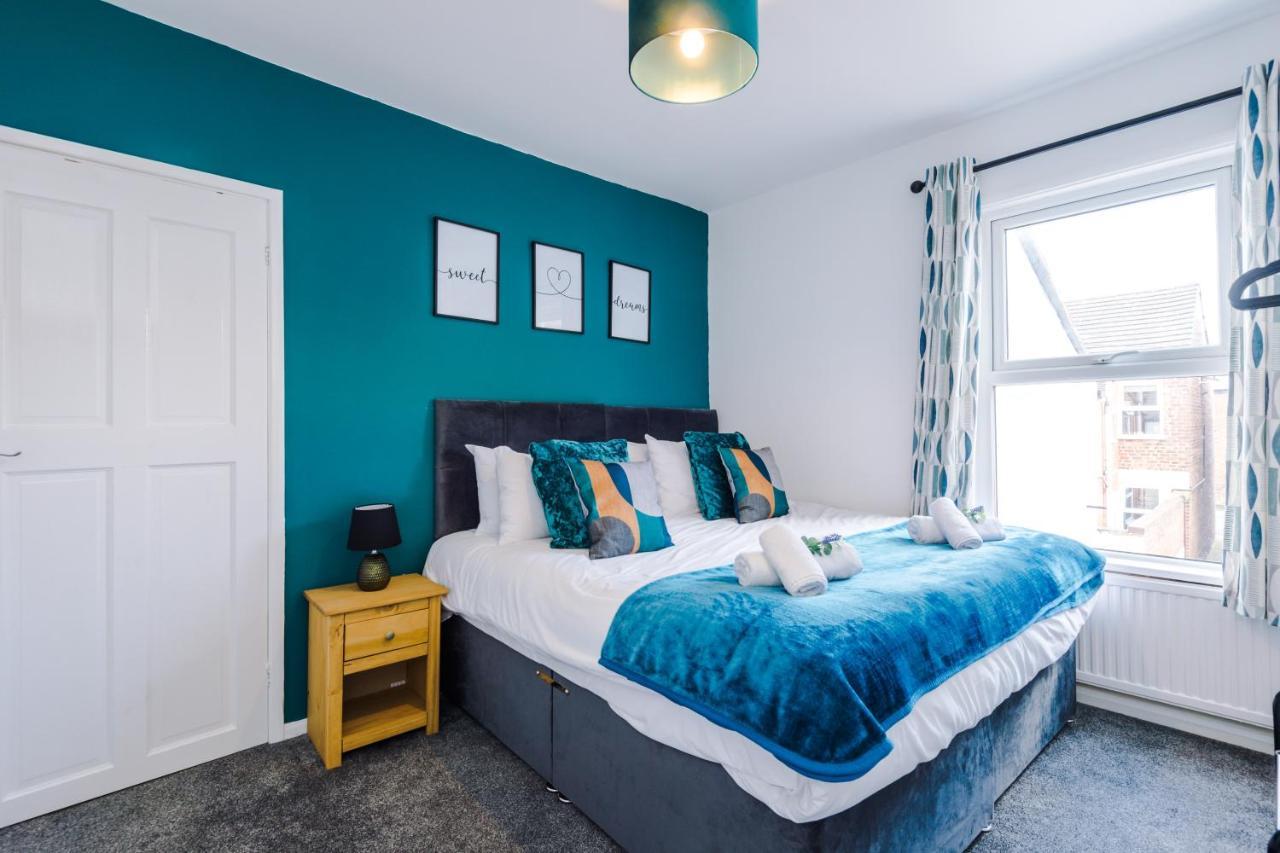 Spacious 2-Bed City-Centre Cottage In Chester By 53 Degrees Property - Ideal For Groups & Couples - Sleeps 6 ภายนอก รูปภาพ