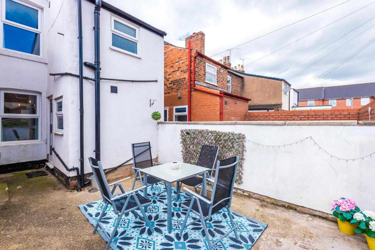 Spacious 2-Bed City-Centre Cottage In Chester By 53 Degrees Property - Ideal For Groups & Couples - Sleeps 6 ภายนอก รูปภาพ