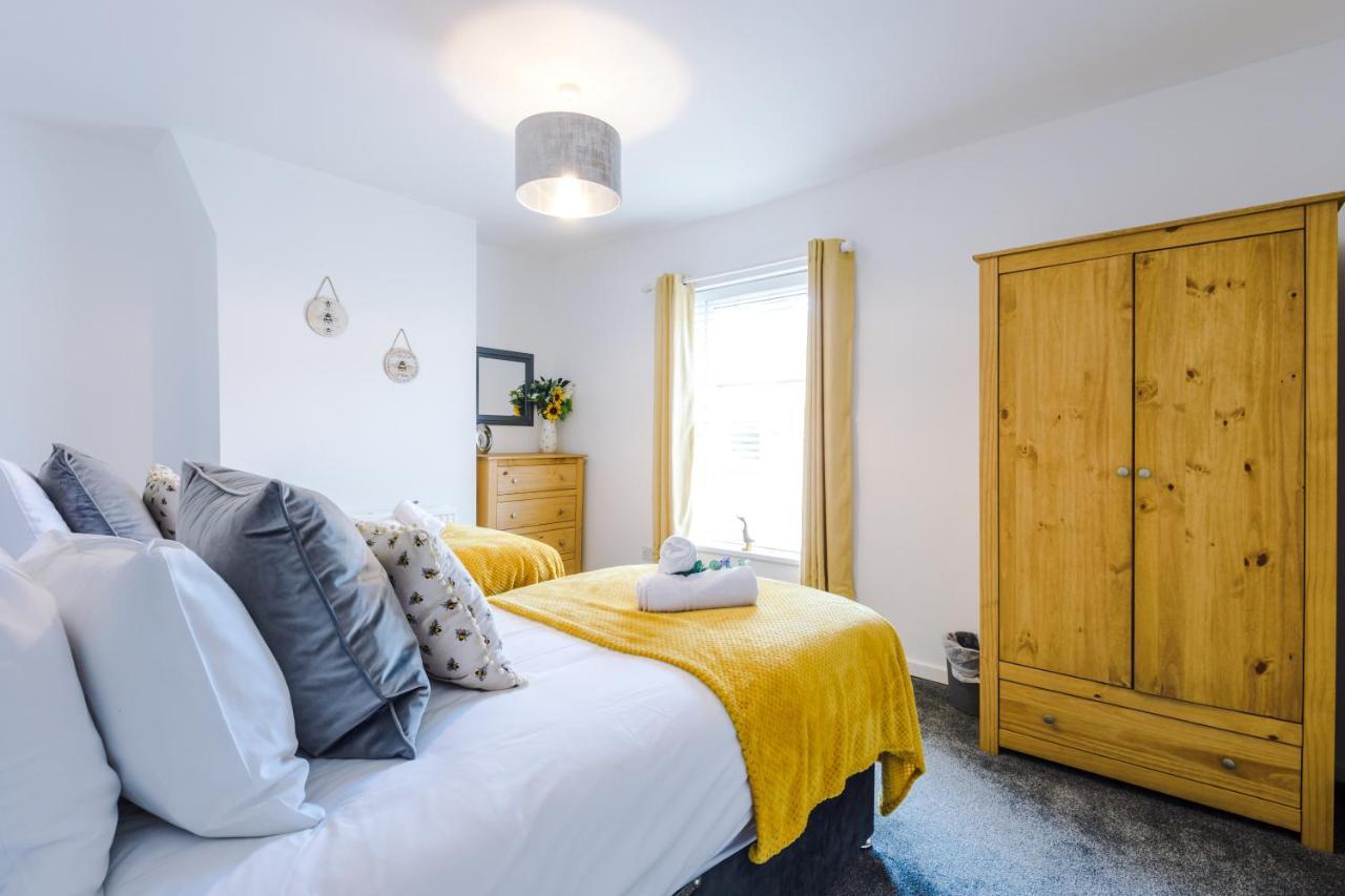 Spacious 2-Bed City-Centre Cottage In Chester By 53 Degrees Property - Ideal For Groups & Couples - Sleeps 6 ภายนอก รูปภาพ