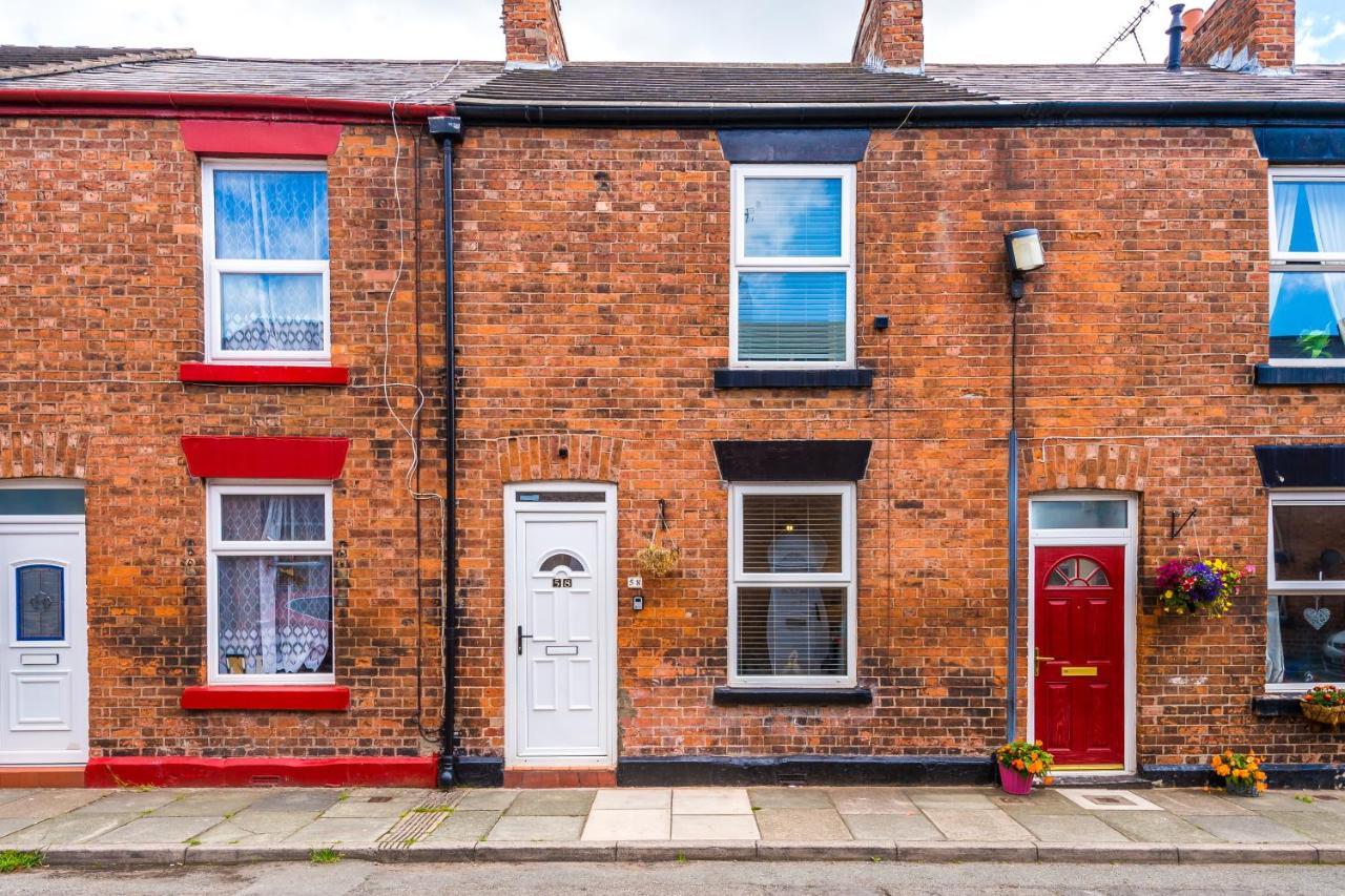 Spacious 2-Bed City-Centre Cottage In Chester By 53 Degrees Property - Ideal For Groups & Couples - Sleeps 6 ภายนอก รูปภาพ